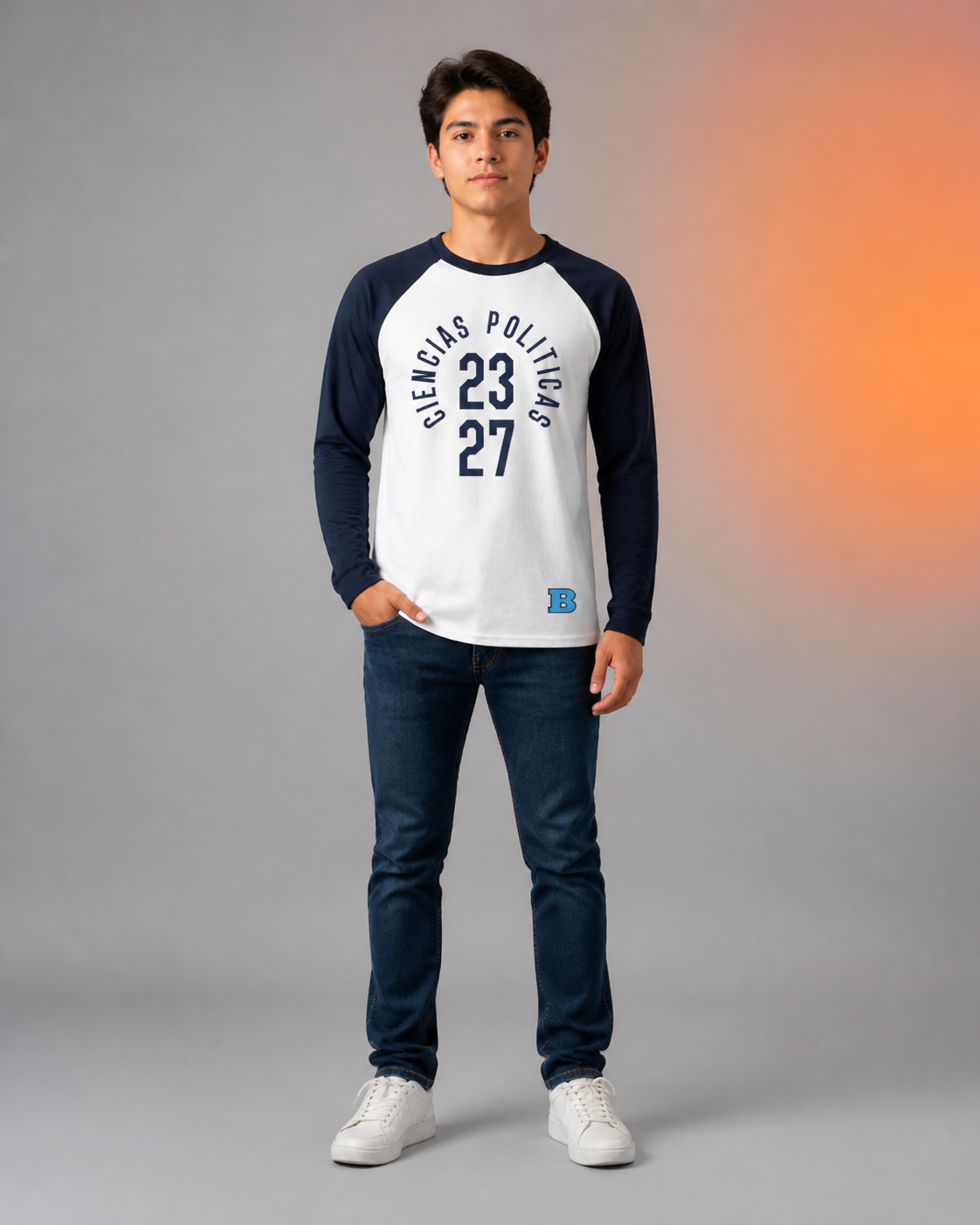 Modelo usando Playera Raglan de la colección BUAP