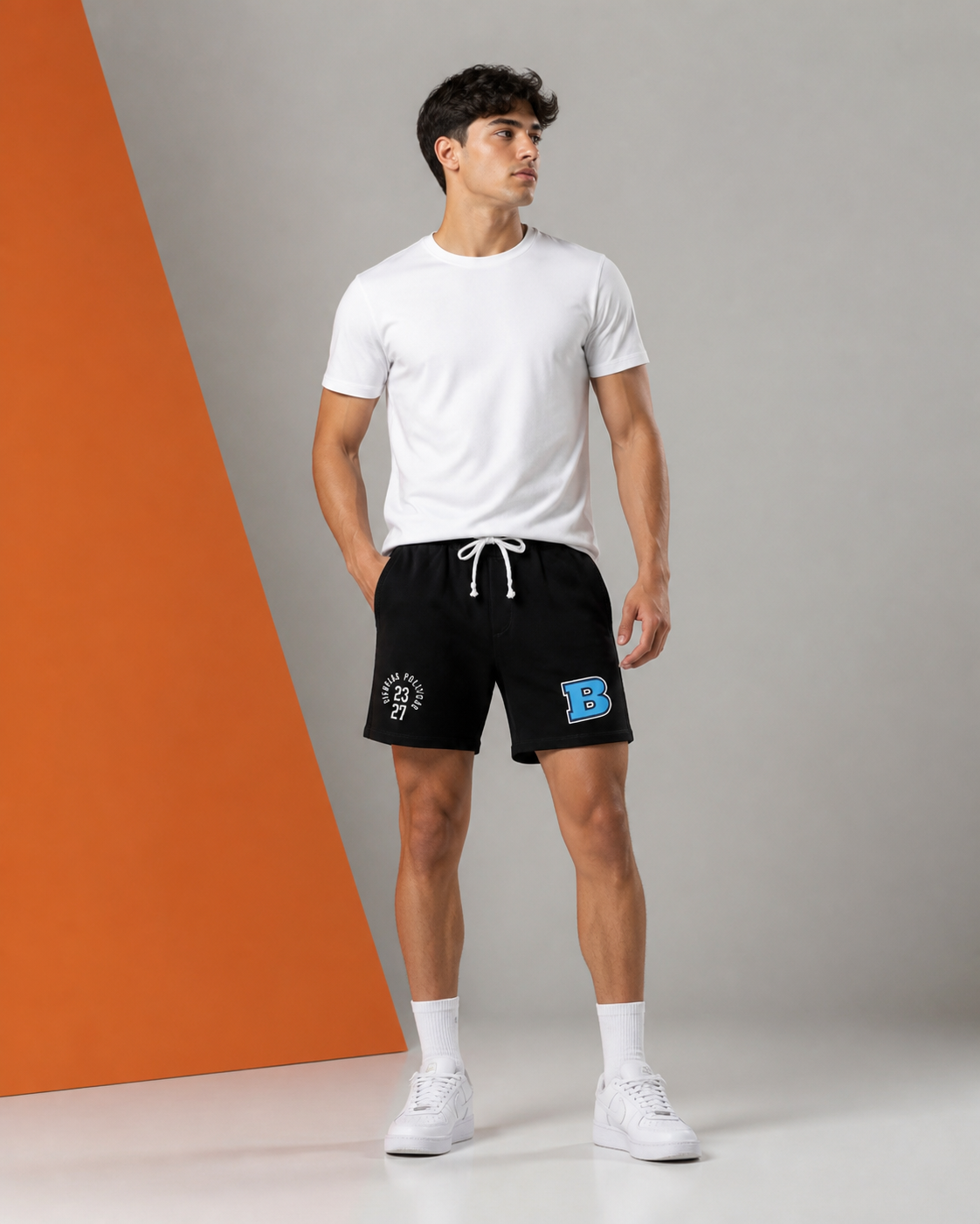 Modelo usando Short Deportivo Negro de la colección BUAP